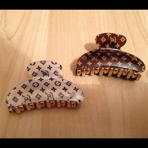 Louis Vuitton clips